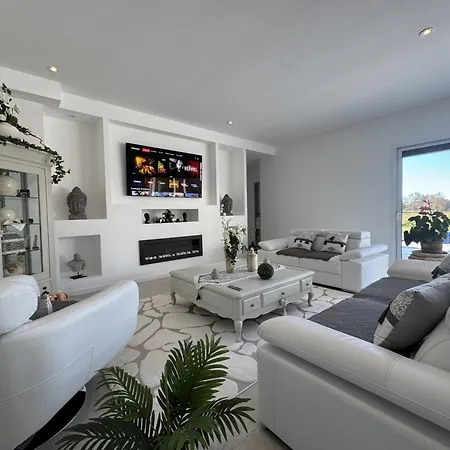 Holiday home Le Luxury - 24h Du Mans - 11pers - Reve Au Mans Ruaudin